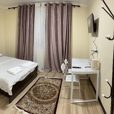 Adi Hotel Biszkek Zewnętrze zdjęcie