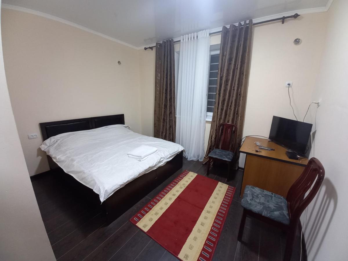 Adi Hotel Biszkek Zewnętrze zdjęcie