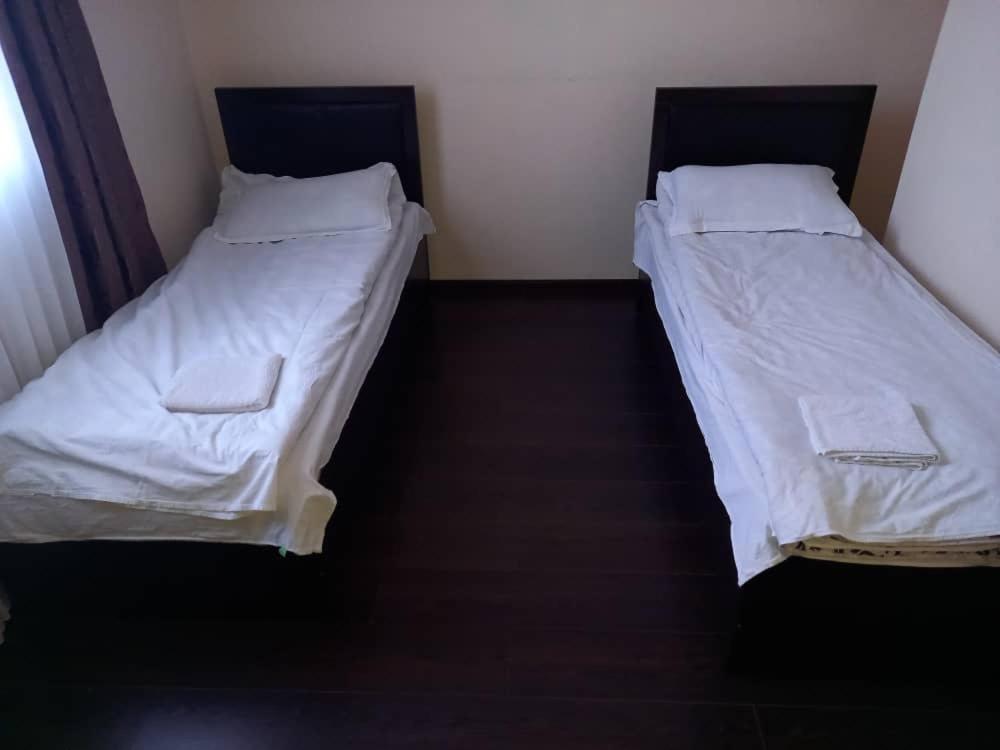 Adi Hotel Biszkek Zewnętrze zdjęcie