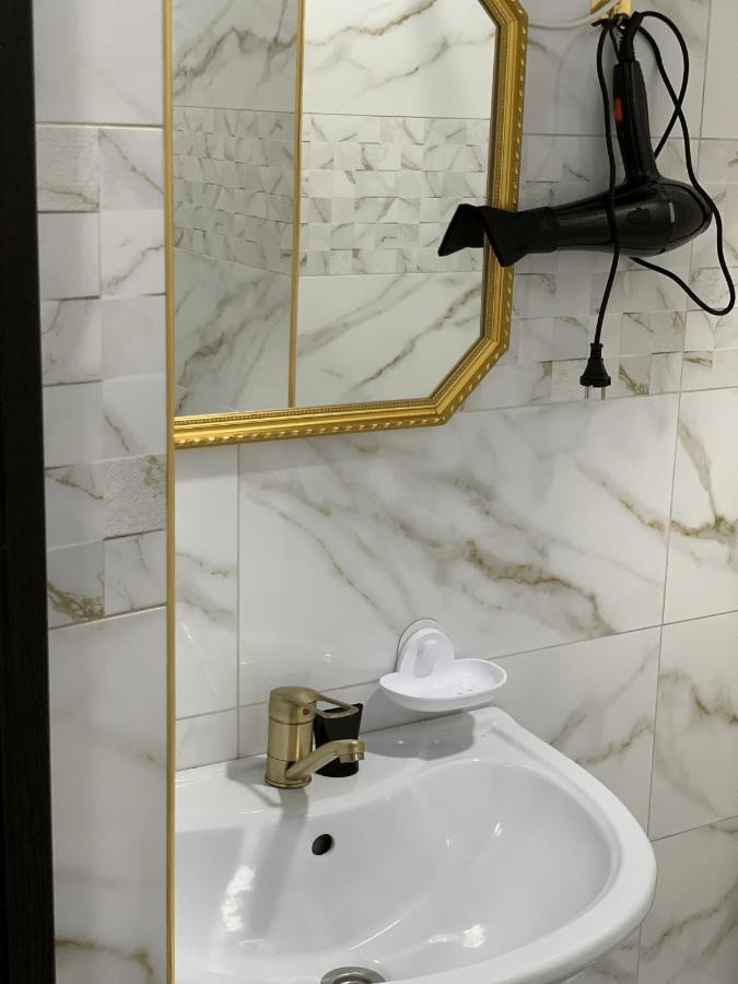 Adi Hotel Biszkek Zewnętrze zdjęcie
