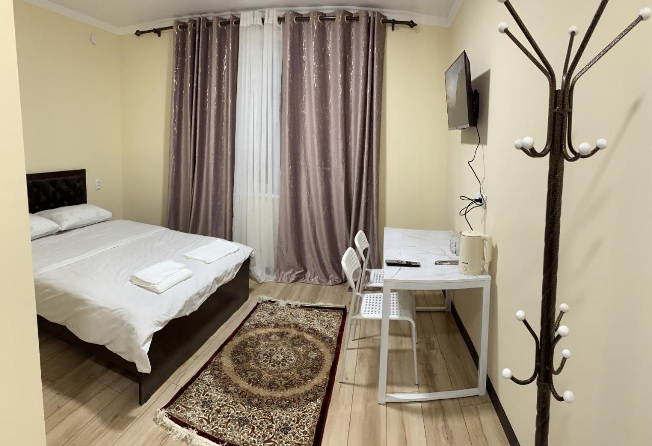 Adi Hotel Biszkek Zewnętrze zdjęcie